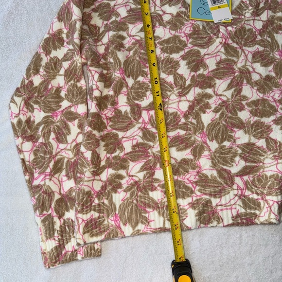 CeCe Women  Medium V-Neck Sweater Soft Knit Beige Pink Leaf Pattern Pullover NWT - Picture 9 of 12